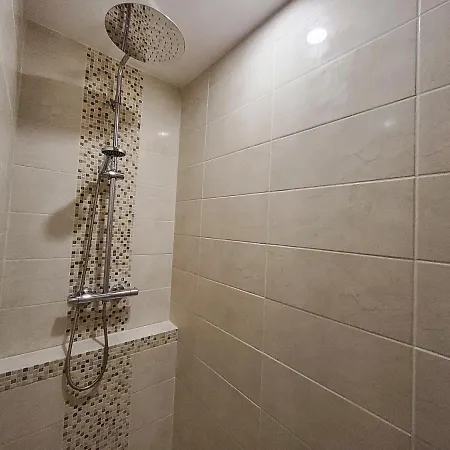 L' Ensoleillee Au Doux Refuge Отель типа 