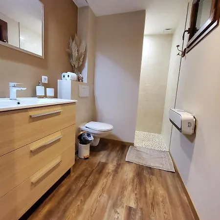 L' Ensoleillee Au Doux Refuge Отель типа 