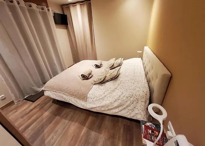 L' Ensoleillee Au Doux Refuge Cordebugle